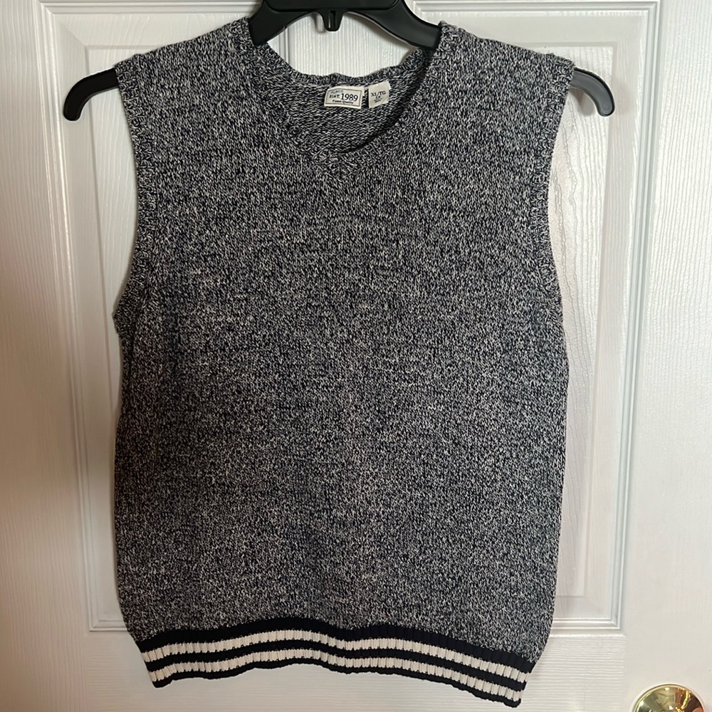 Place sweater vest size xl, in blue and white like new, v neck